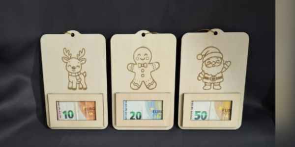Božićna drvena kuverta za novac